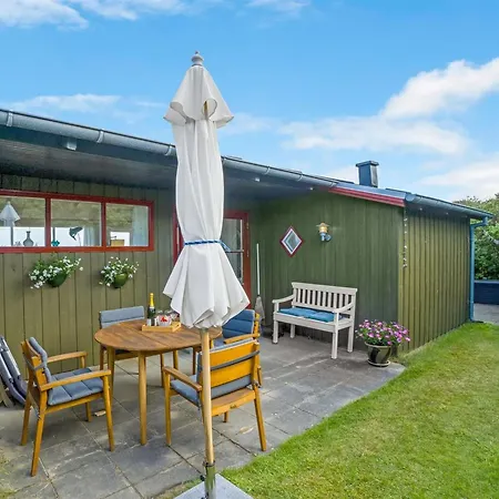 Nikolce - 500m From The Sea By Interhome